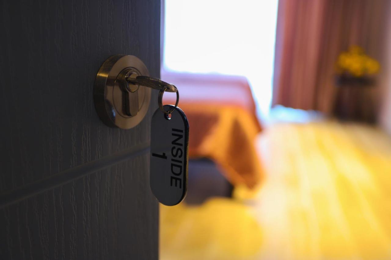 Hotel Inside Kazbegi Exterior photo